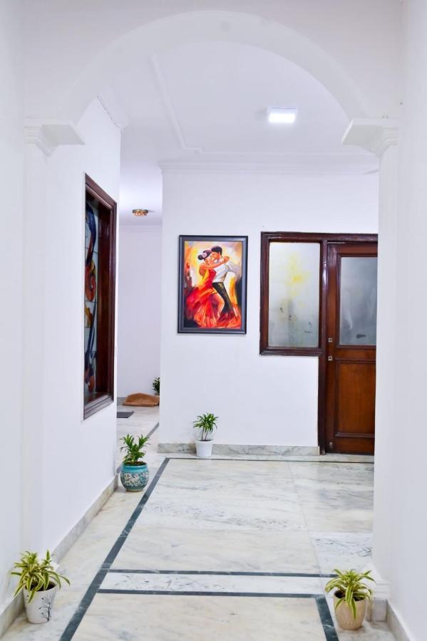 Hotel Wild Rose Nueva Delhi Exterior foto